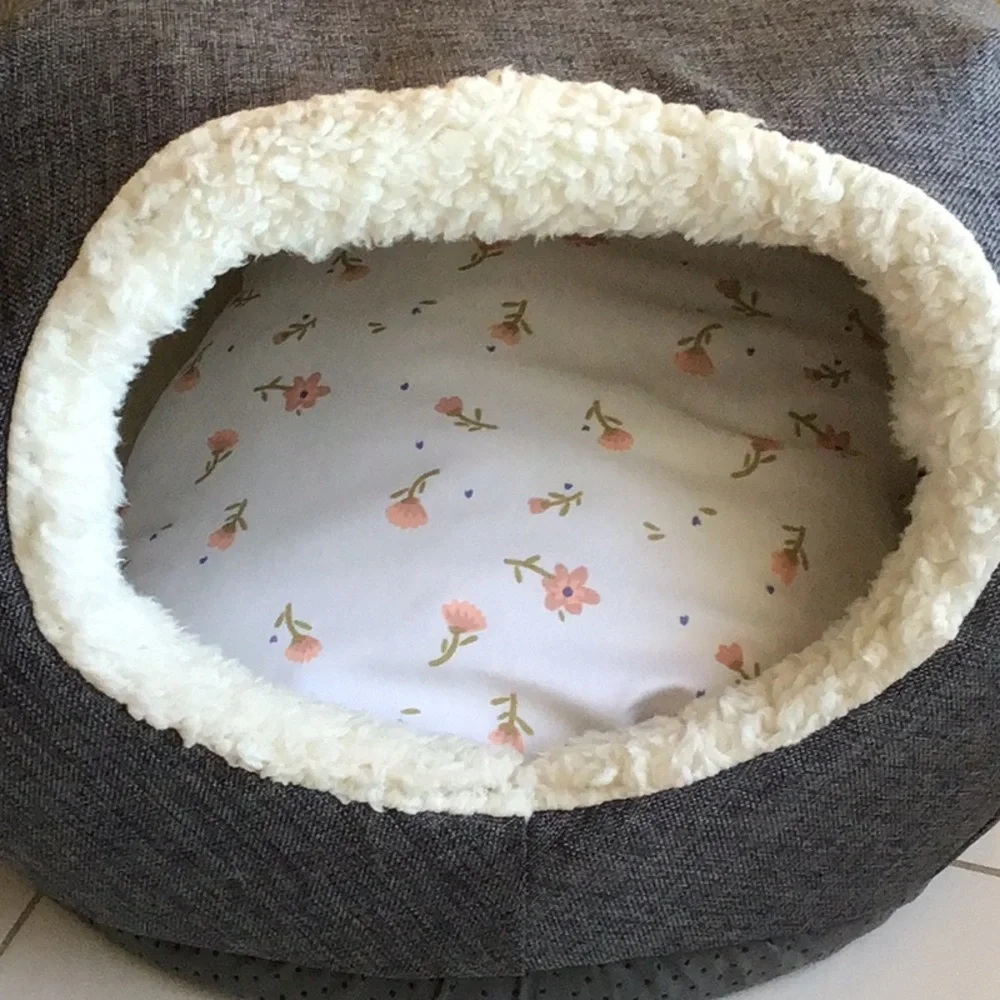 ‘Boots & Barkley’ Gray Pet Cave Bed